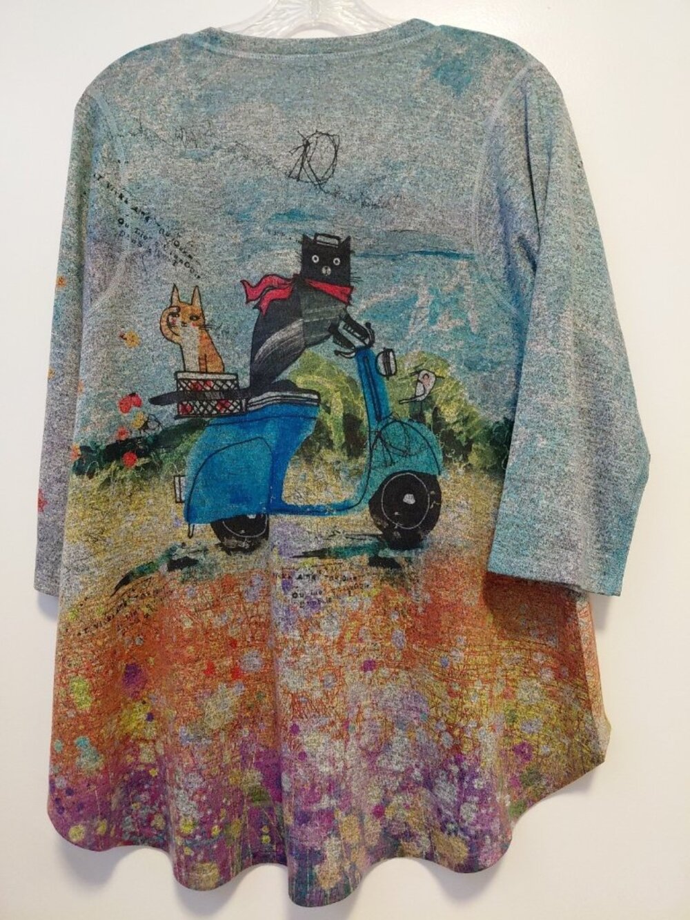 Inoah Womens V-Neck Shirt Tail Top Graphic Print Cats Multicolor Medium - Picture 6 of 7